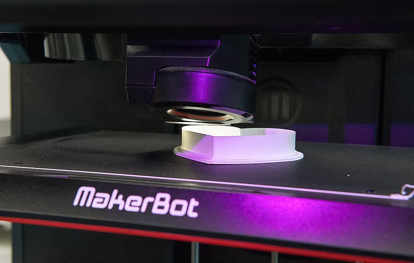 Nahaufnahme des MakerBot der Bodelschwingschule Stuttgart