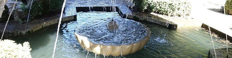 Brunnen mit Wasser